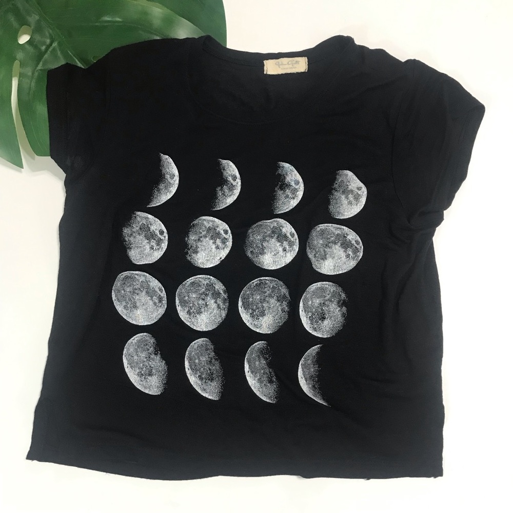 ‼️Brandy Melville “Dark Side of the Moon” Cropped‼️